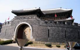 水原華城