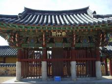 慶州に並ぶ歴史の街、金海市。伽耶文化を築いた首露王のお墓です。