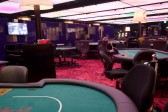 カードゲームを行う場