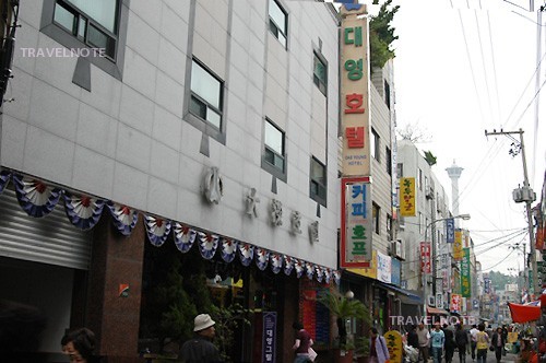 釜山为代表的旅游胜地之一的国际市场附近的超低价酒店。