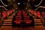 ラグジュアリーな上映館