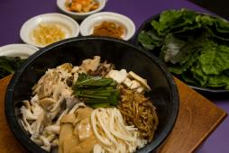 韓定食のイメージをガラリと変えたモダンでオシャレな韓国料理店