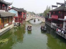 清の時代の水郷の様子を再現した中国らしい観光スポット