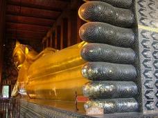 巨大な寝釈迦仏が拝めるバンコク最古の寺院「ワット・ポー」
