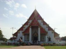 タイ最大規模の仏を本尊とする寺院