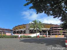 フリーマーケットも開かれる1975年に造られたハワイ初スタジアム