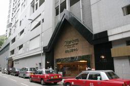 アウトレットのお店が集まる香港最大規模のビル