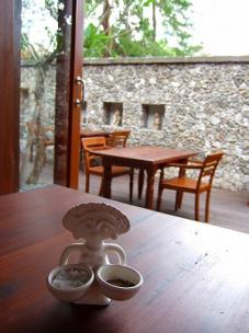 バリ人から愛され続けているサヌール地区の老舗なカフェ