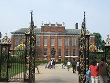 かつてチャールズ皇太子とダイアナ元妃も住んでいたという宮殿