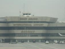 ここで殺された人を記念して改名したマニラの国際空港