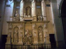 モーゼ像が有名な教会