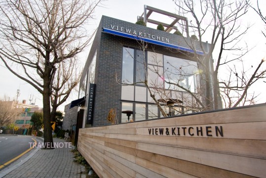 南山タワー麓のソウォルギルに位置する眺め最高のお洒落な韓国料理店
