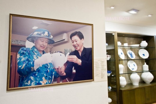 英国からエリザベス女王2世も訪れた現代陶芸家のパク・ヨンスク先生のギャラリー店