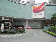 「九龍駅」直結の超大型ショッピングモール
