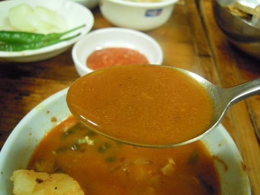 濃い味スープ : 濃いです。しっかりした味です。