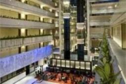 南国のフルーツでお出迎えしてもらえるシンガポールの素敵なホテル
