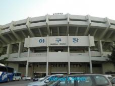 韓国・ソウルの野球のメッカ！「蚕室野球場」