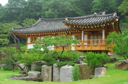 韓国自然の中に佇む皇室家の伝統韓屋でスローライフを体験してみませんか？