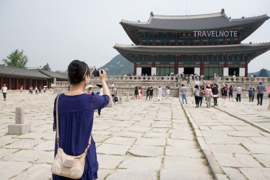 景福宮、青瓦台（大統領官邸）、韓国民族村で人間国宝の綱渡りも見学！
