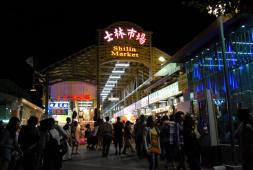 台湾旅行の人気スポット！「士林夜市」のフードコートがリニューアル！