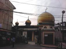 マニラにそびえる黄金のモスク「マニラ・ゴールデン・モスク」
