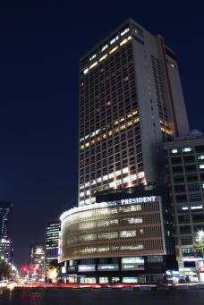ソウル市庁広場前に位置する特2級ホテル！