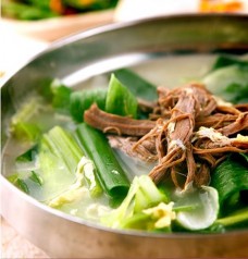 在韩国非常受欢迎的健康美食！传统牛肉汤~