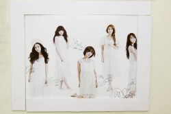 KARAのサイン付写真