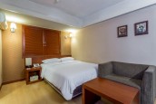 位于首尔南山脚下的New Korea酒店，房间干净整洁, 环境舒适安静