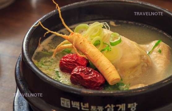 伏日は「参鶏湯」を食べて暑さを吹き飛ばそう！