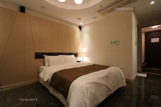 江南ビジネスエリアに位置する3Dテレビや無料Wi-Fi付きホテル！
