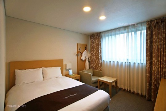 从房间可以看到釜山塔的豪华酒店！
