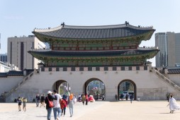 纪念光复节（8月15日）, 直到25日为止免费开放古宫,宗庙和朝鲜王朝王陵