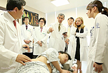自生韓方病院で脊椎スマート体験プログラム。