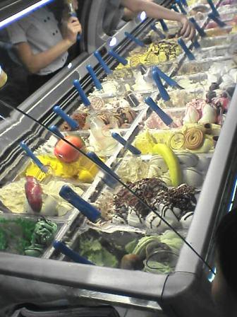 イタリア現地から取り寄せるアイスクリーム、イタリアンジェラートのお店！！