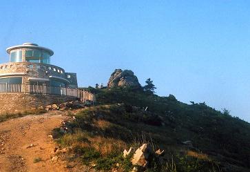 韓国ドラマ四季シリーズ「春のワルツ」の背景ともなった空・海・山がとても奇麗な島