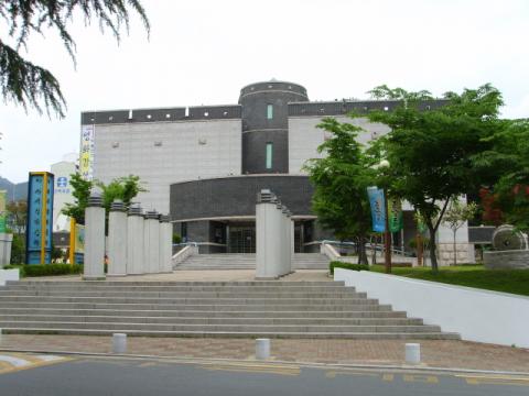 馬山市開港１００周年を記念して建てられた博物館