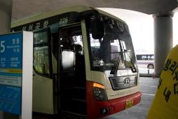 仁川国際空港から市内にリムジンバスで出るときは？