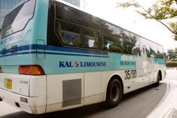 仁川空港から市内の主要ホテルを中心に巡回する、高級リムジンバス