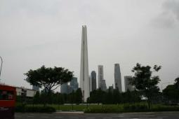 １９６７年に建てられた「日本占領時死難人民記念碑」がある記念公園