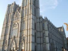 慶煕大学にそびえる巨大な聖堂