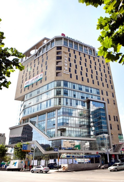 隶属宜必思集团，位于釜山西面地区的宜必思酒店
