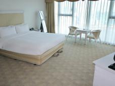 有室内水上乐园和SPA的广安里海水浴场的综合休闲酒店