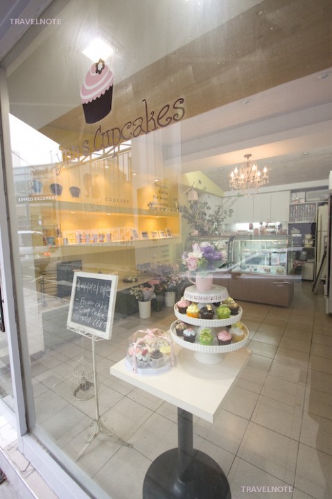 「イ・スンナムの花とパン」の姉妹店のキュートなカップケーキ専門店