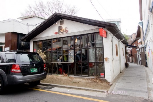 JYJのユチョンが撮影で訪れた三清洞の裏路地にあるカフェ