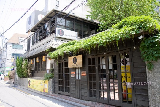 狎鴎亭にある日本式の多様な料理とお酒を提供するヒュージョンパブ