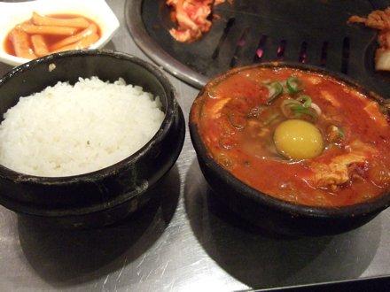 おぼろ豆腐が入った体に優しい韓国料理