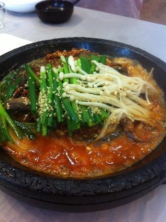 意外にも食べやすい韓国のどじょう鍋
