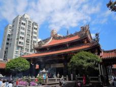 1738年建立の台北一古い仏教寺院「龍山寺」！