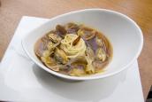 Spaghettini with clams andvegetables in Japanese-stylespicy tsuyu ( sweet soy sauce )